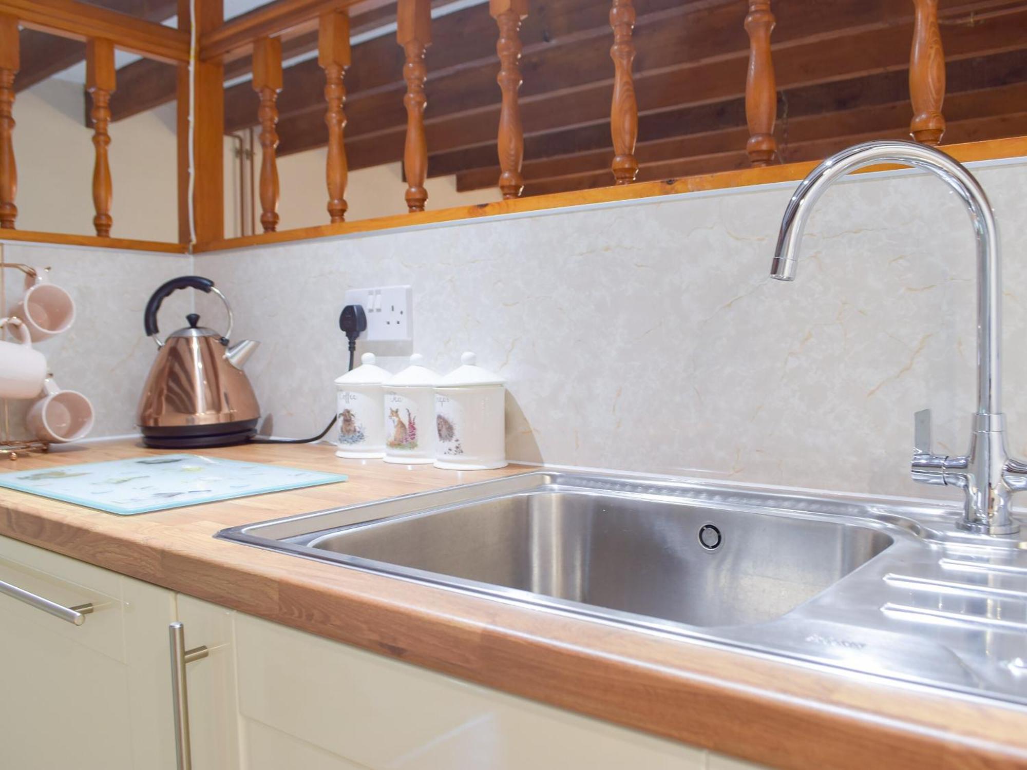 Hay Barn - Dinas Country Club Villa Екстериор снимка