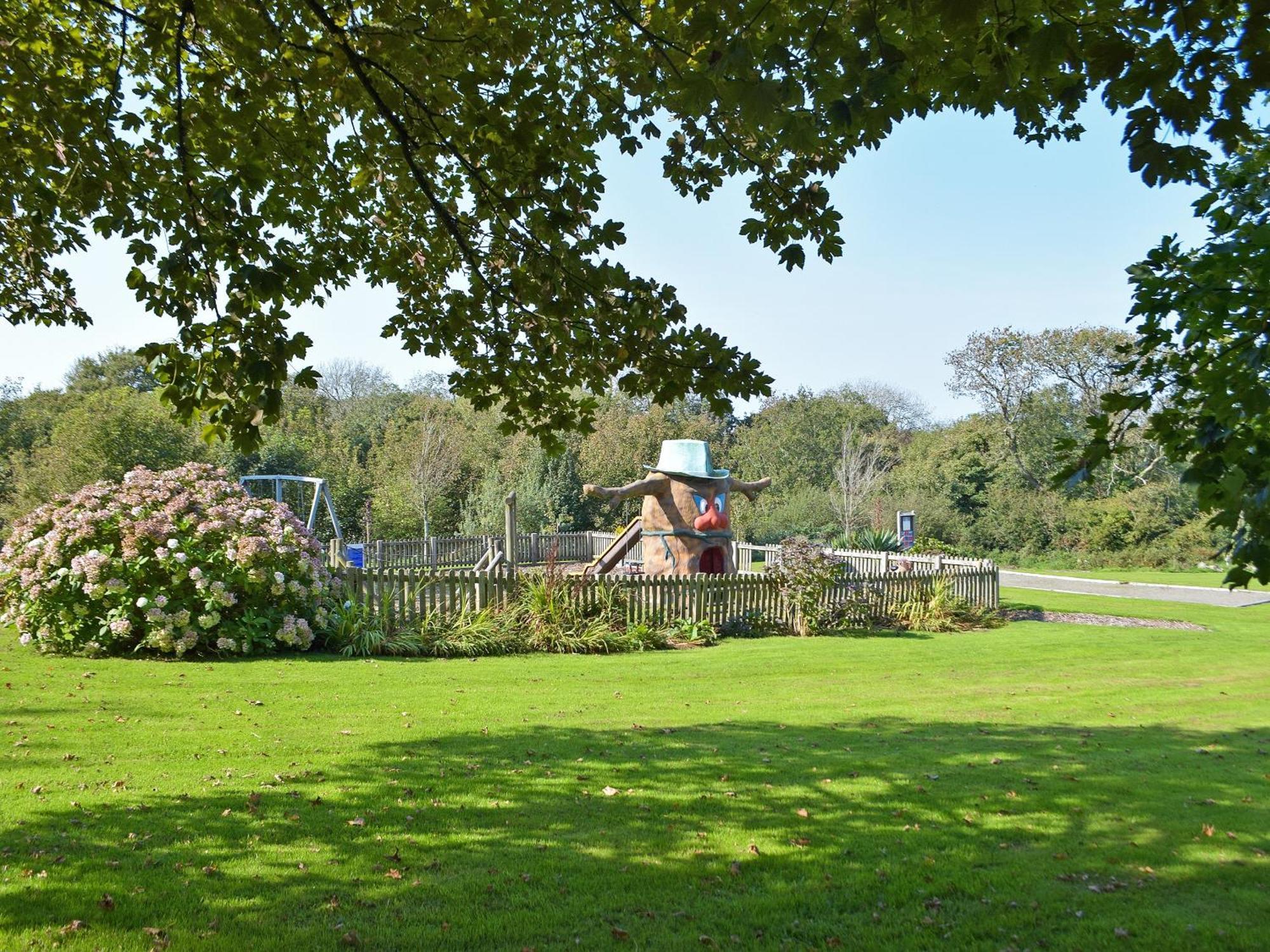 Hay Barn - Dinas Country Club Villa Екстериор снимка