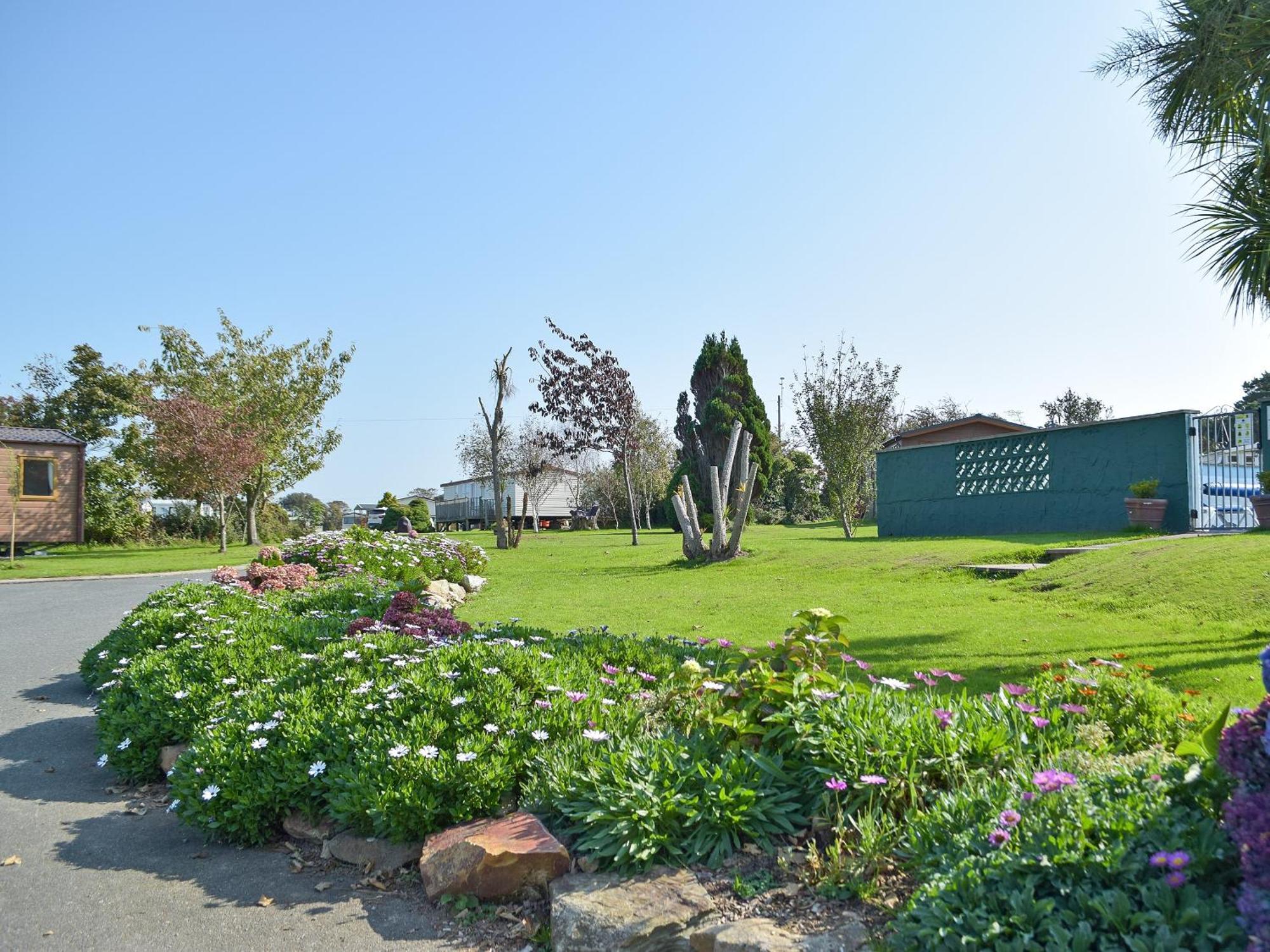 Hay Barn - Dinas Country Club Villa Екстериор снимка